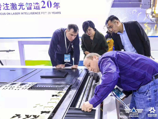 I leader visitano Jinan G-CUT CNC Equipment Co., Ltd