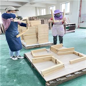 Meble z drewna w Sintop Display
