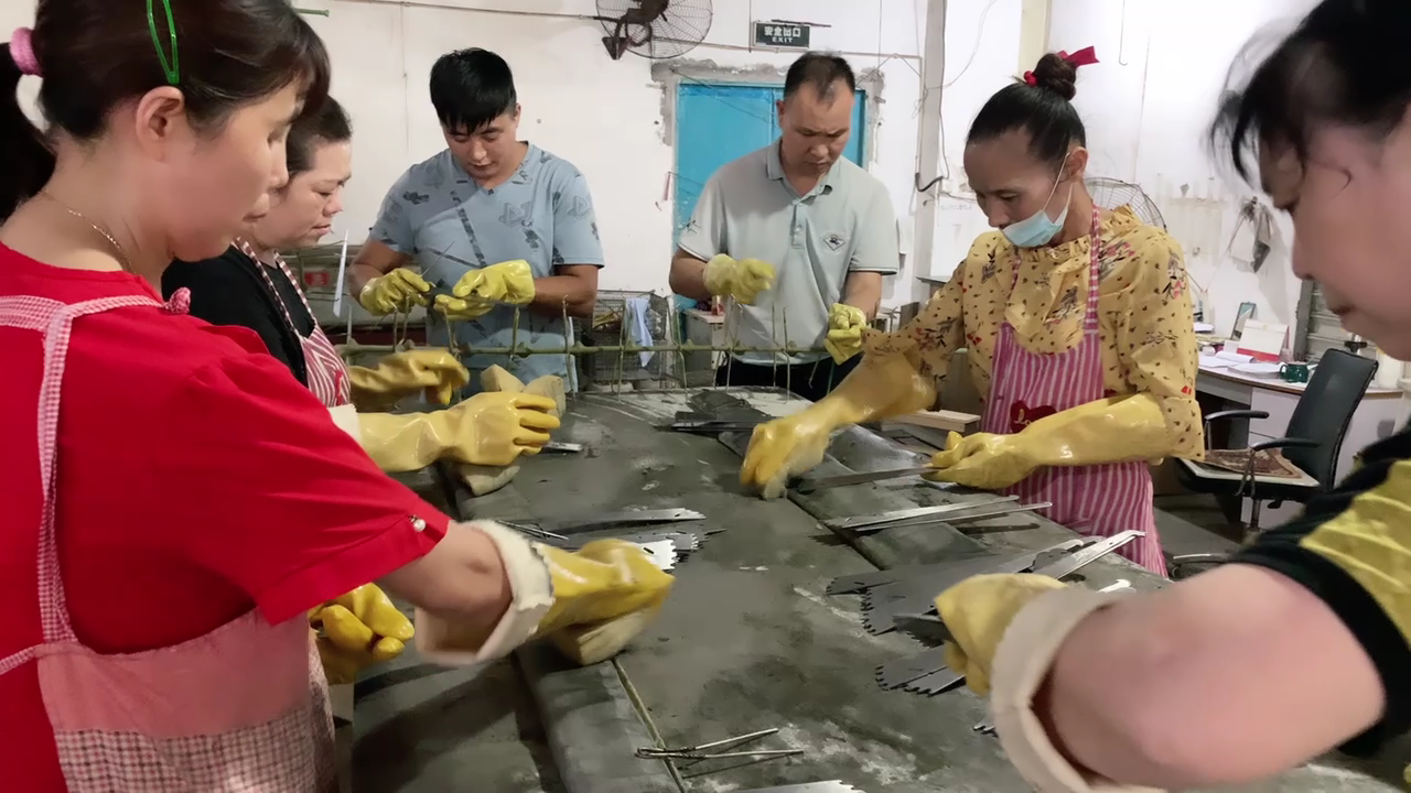 แสดงการผลิตสายการชุบอัตโนมัติ