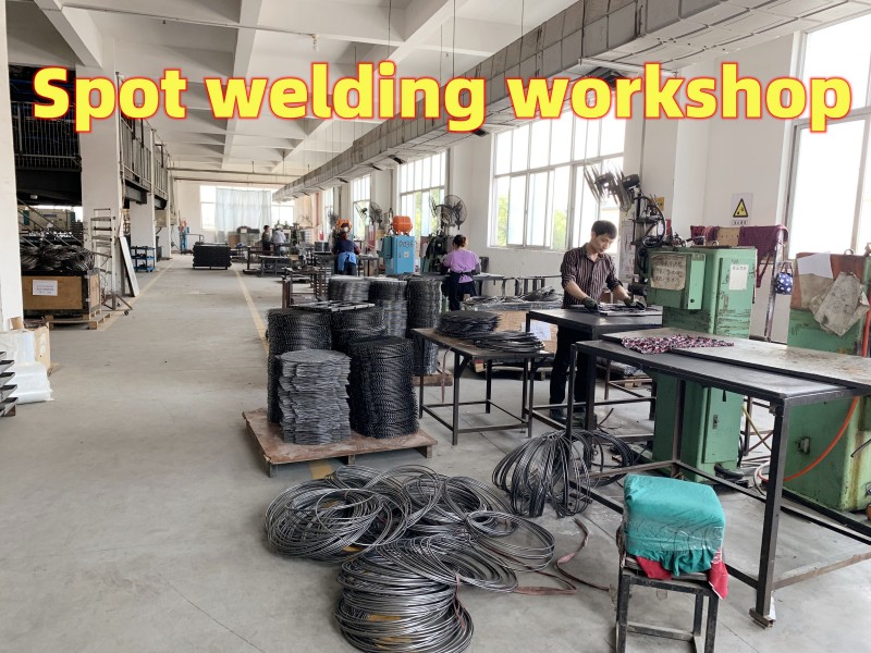 Dari Lembaran Logam hingga Perlengkapan Toko: Lokakarya Pengelasan Spot Kami Beraksi