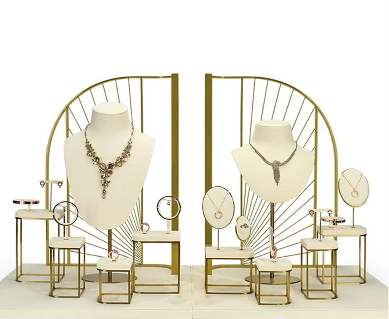 Синтоп представляет многоцветное хромированное покрытие для индивидуальных стеллажей для розничной торговли