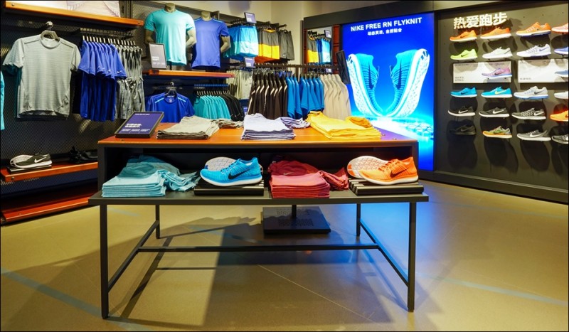 Innovative custom retail displays