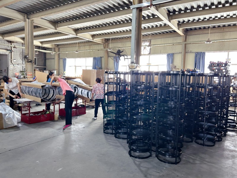 Совершенство изготовления: раскрыт процесс производства круглой витрины для напитков Синтоп