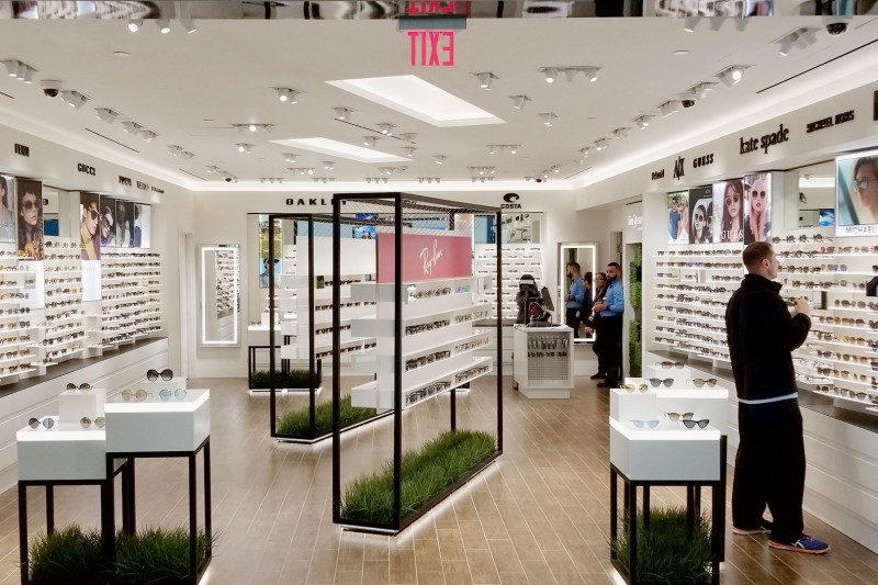 Как компания Синтоп определяет высококачественные стеллажи для выставки товаров на заказ