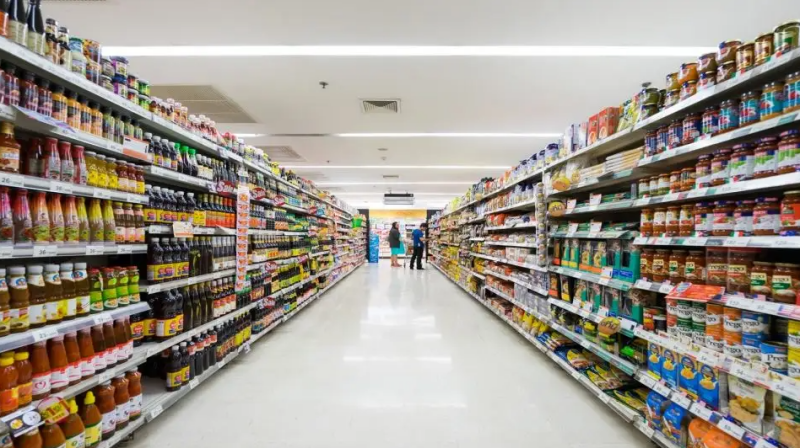 Sintop Elevates Supermarket Shelving with Skilled Welders and Precision Craftsmanship