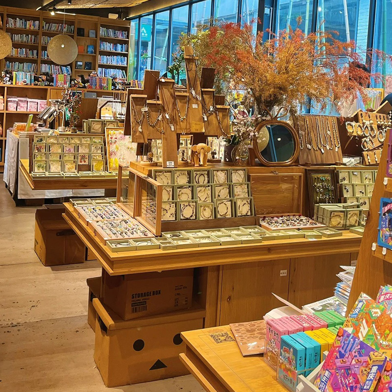 Retail Jewelry Displays