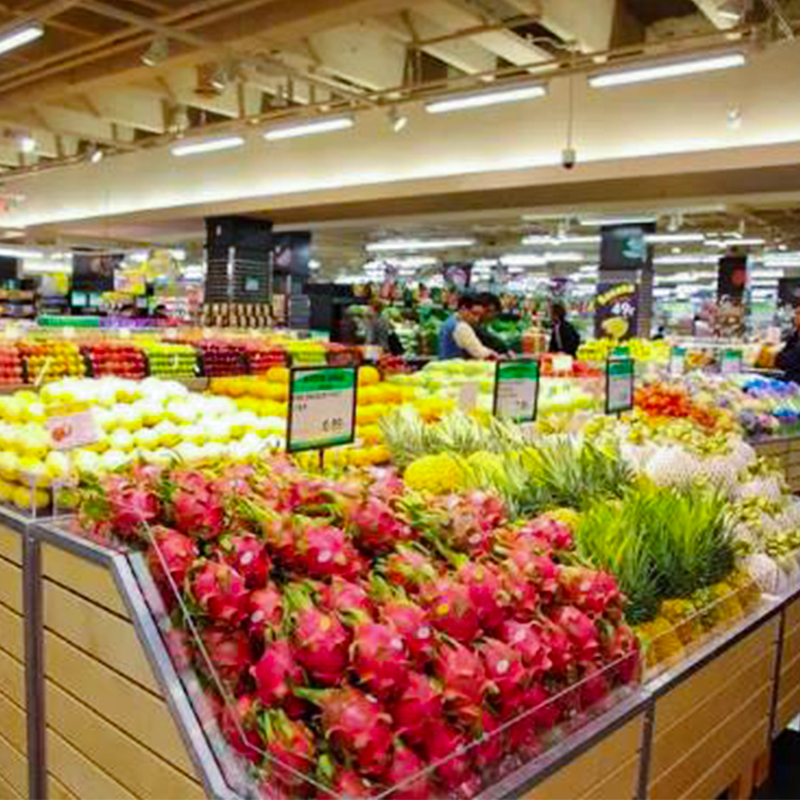 custom grocery store displays