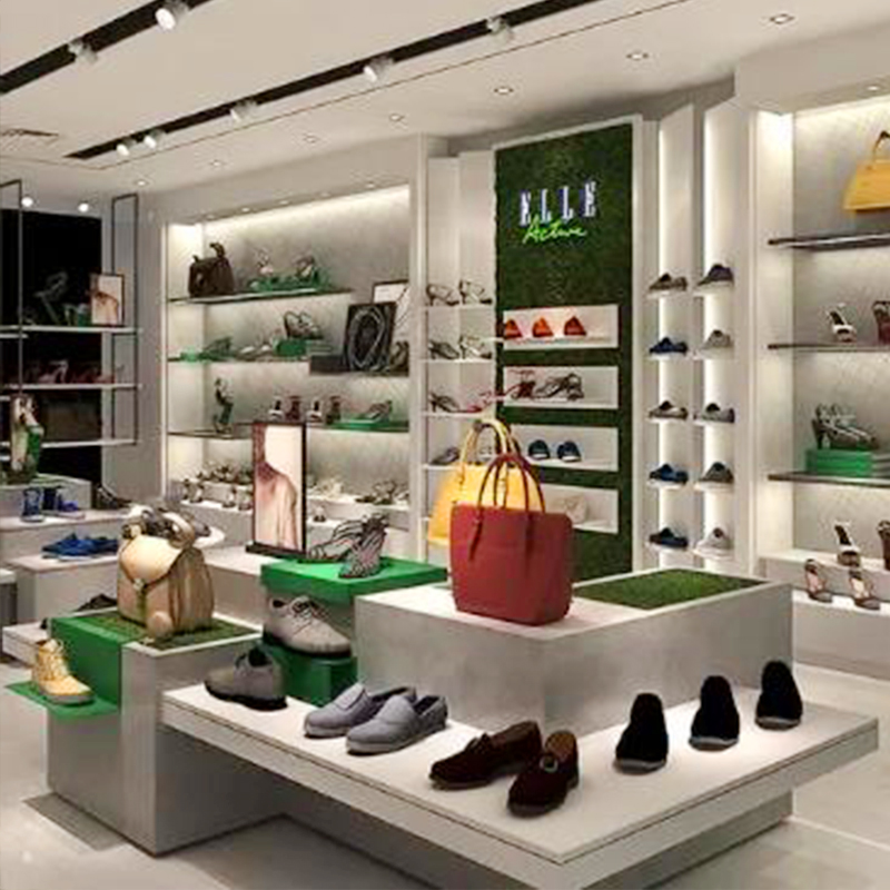 Commercial gondola displays
