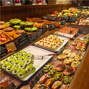 การจัดแสดงขนมปังและบิสกิตช่วยเพิ่มยอดขายได้อย่างไร?