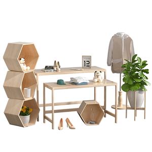 Bàn trưng bày quần áo mini với nước