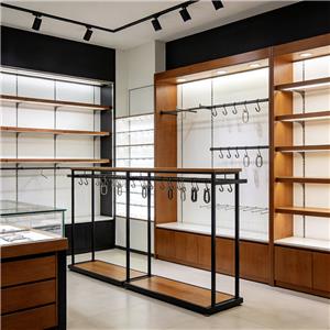 ผู้ค้าปลีกควรประเมินชั้นวางสินค้าอย่างไรก่อนสั่งซื้อสินค้าจำนวนมาก