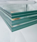 了解夹层玻璃：特性、优点和应用