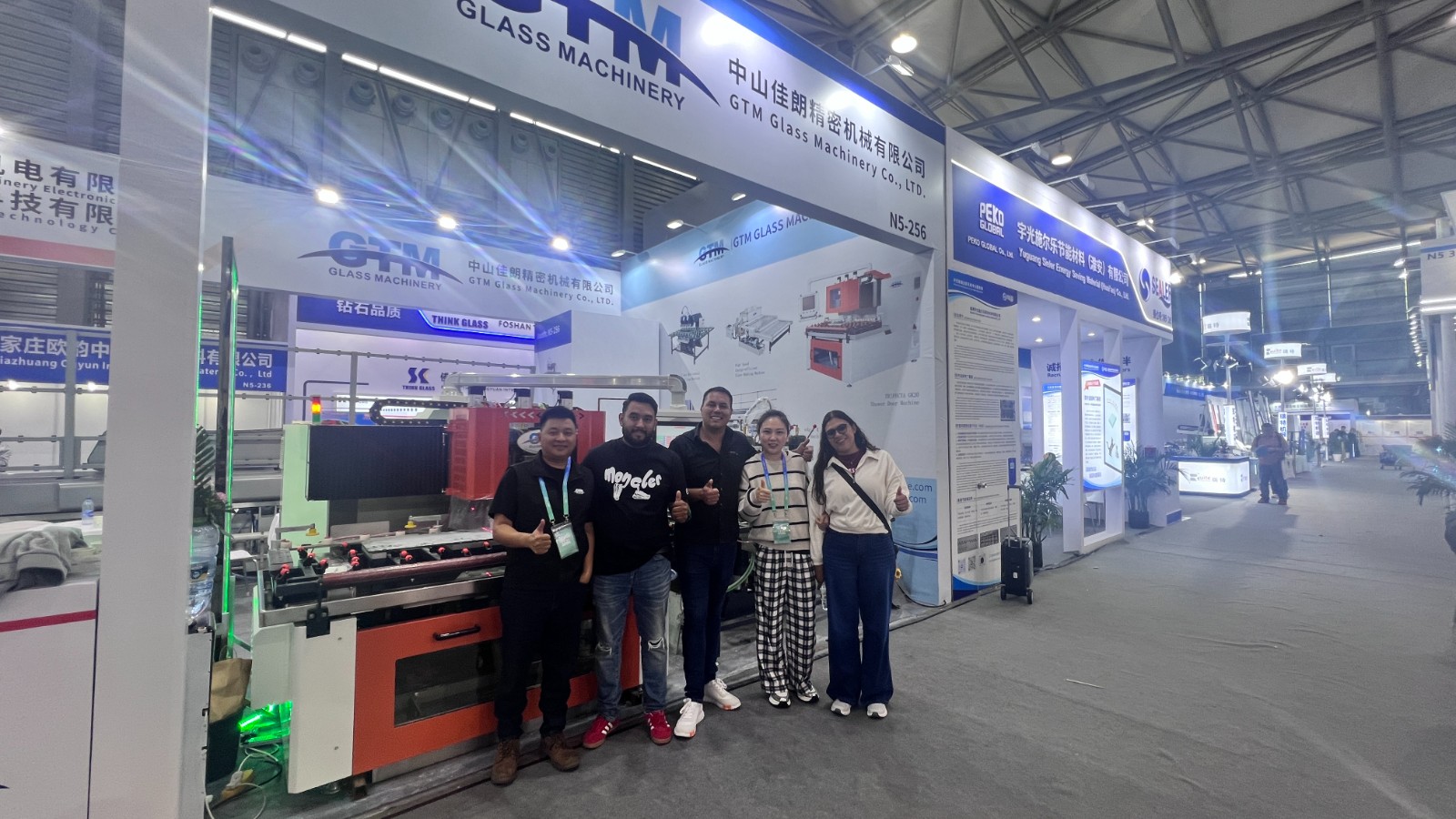 GLASS CUT OUT MACHINE