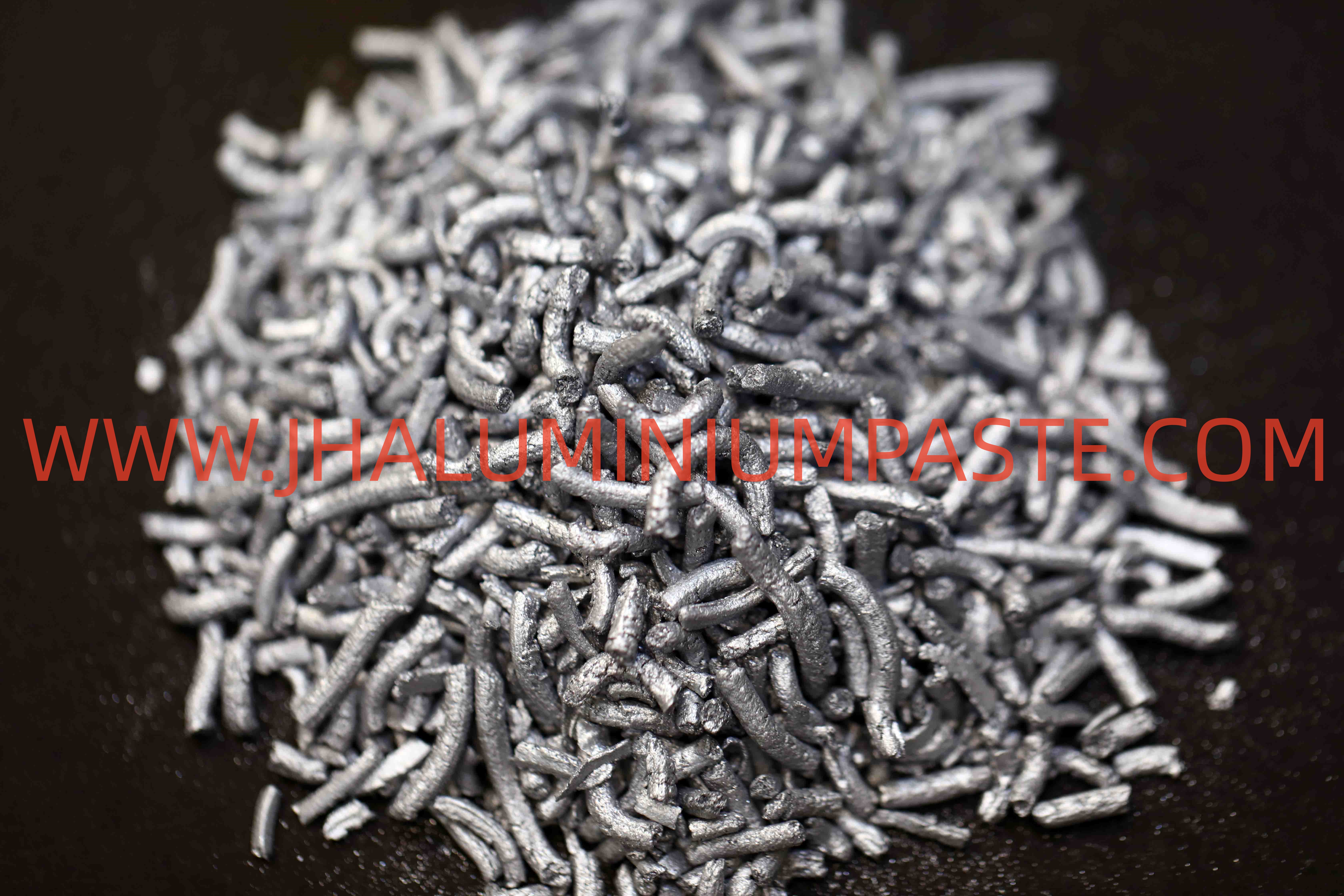 Metellic effects pigments in plastics