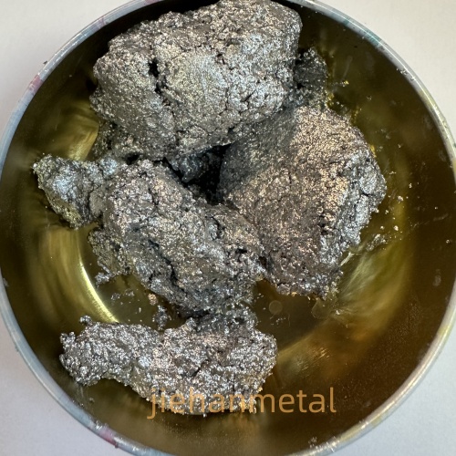 جوهر فلزی از خمیر آلومینیوم استفاده شده است