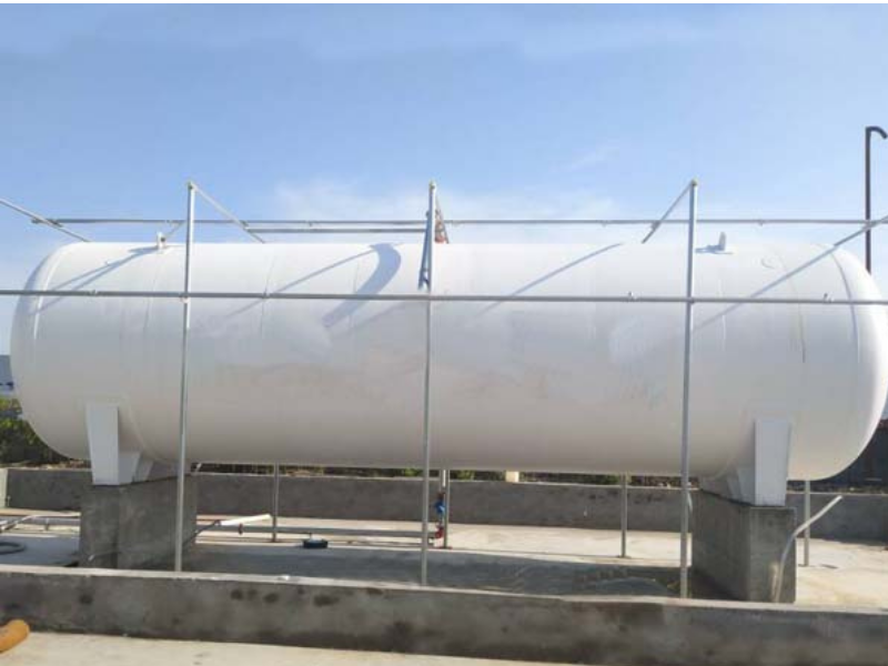 Cryogenic liquid storage tank