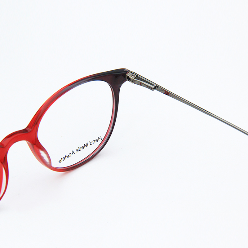 Hinge of Designed Women Glasses.jpg