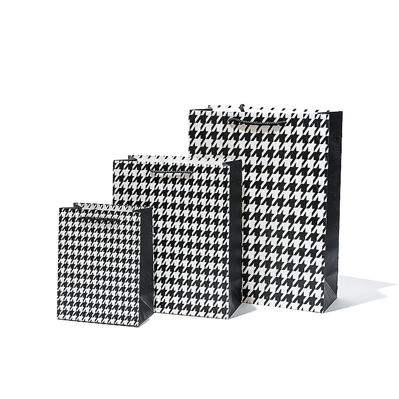 New Design Luxury Glitter Pattern Printing Cheap Price Christmas Shopping Packaging Art/Kraft Paper Gift Bags Free Design