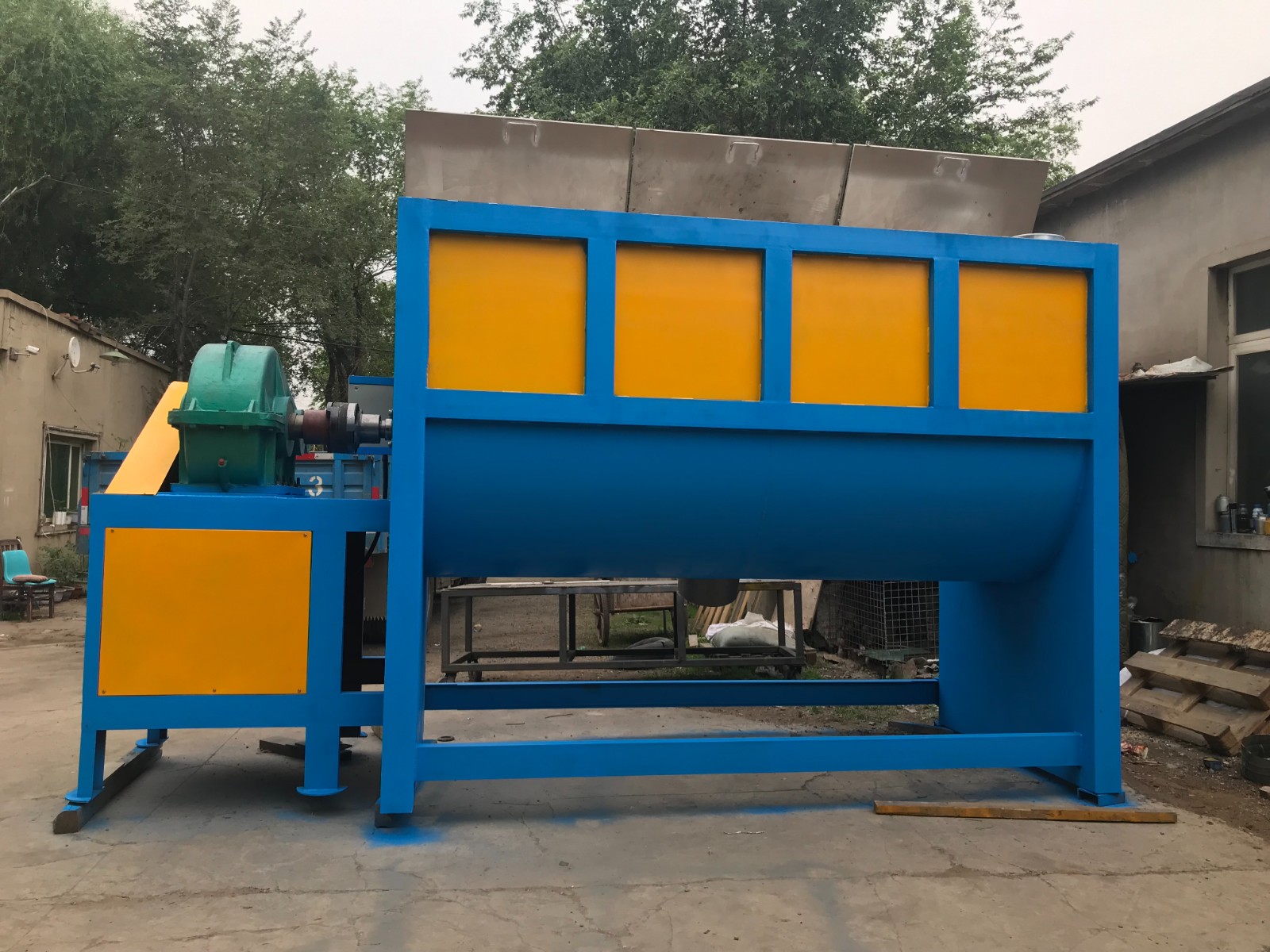Dry powder mixer manufacturer