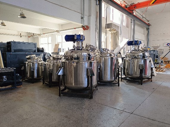 Electric heating mixing tank