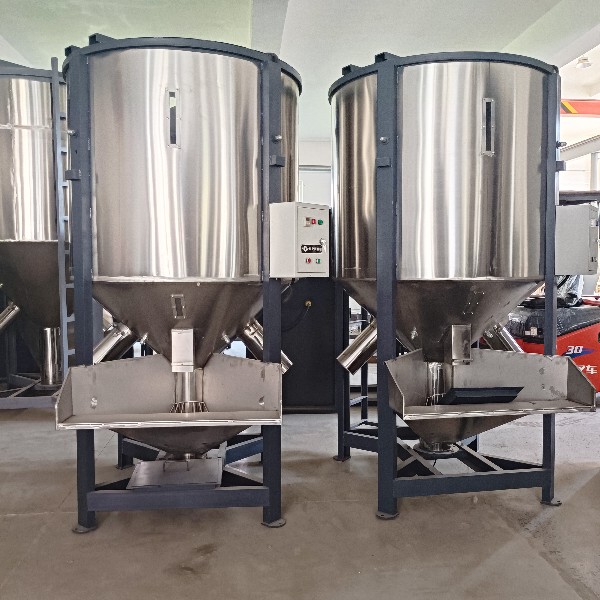 Industrial particle mixer