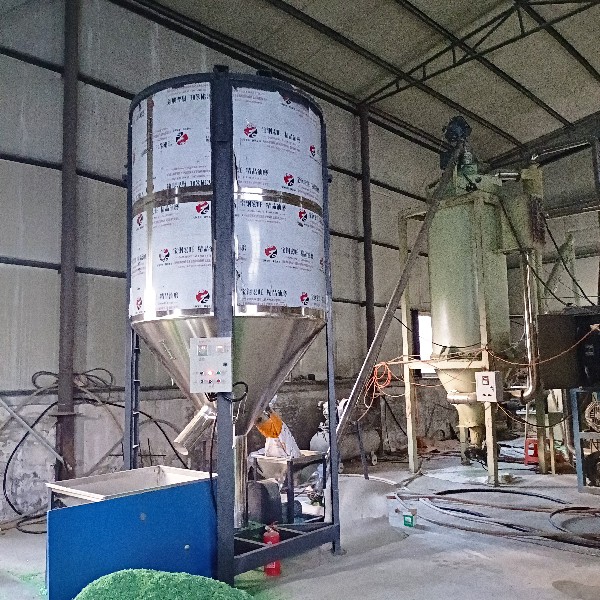 Vertical homogenization silo Vertical homogenization silo