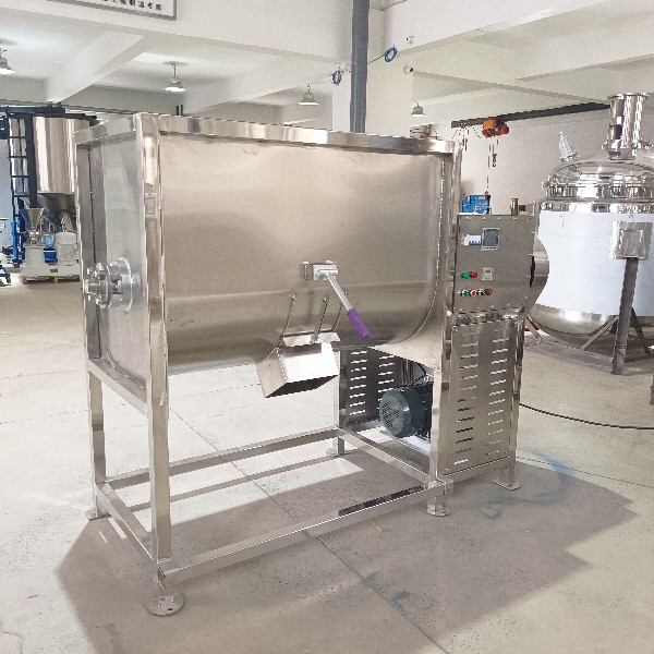 Dry powder horizontal mixer