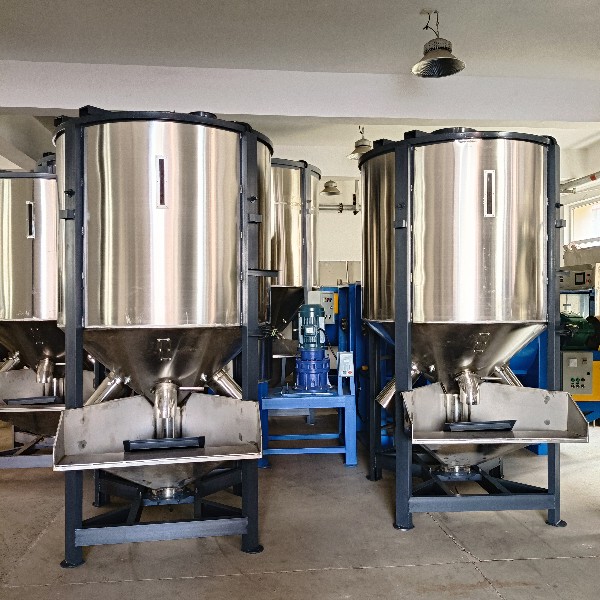 Plastic granule drying mixer Plastic granule drying mixer