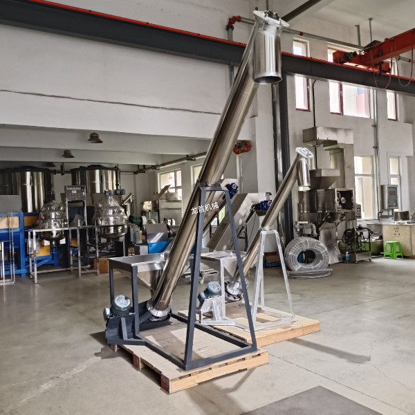 Pipe type spiral feeding machine