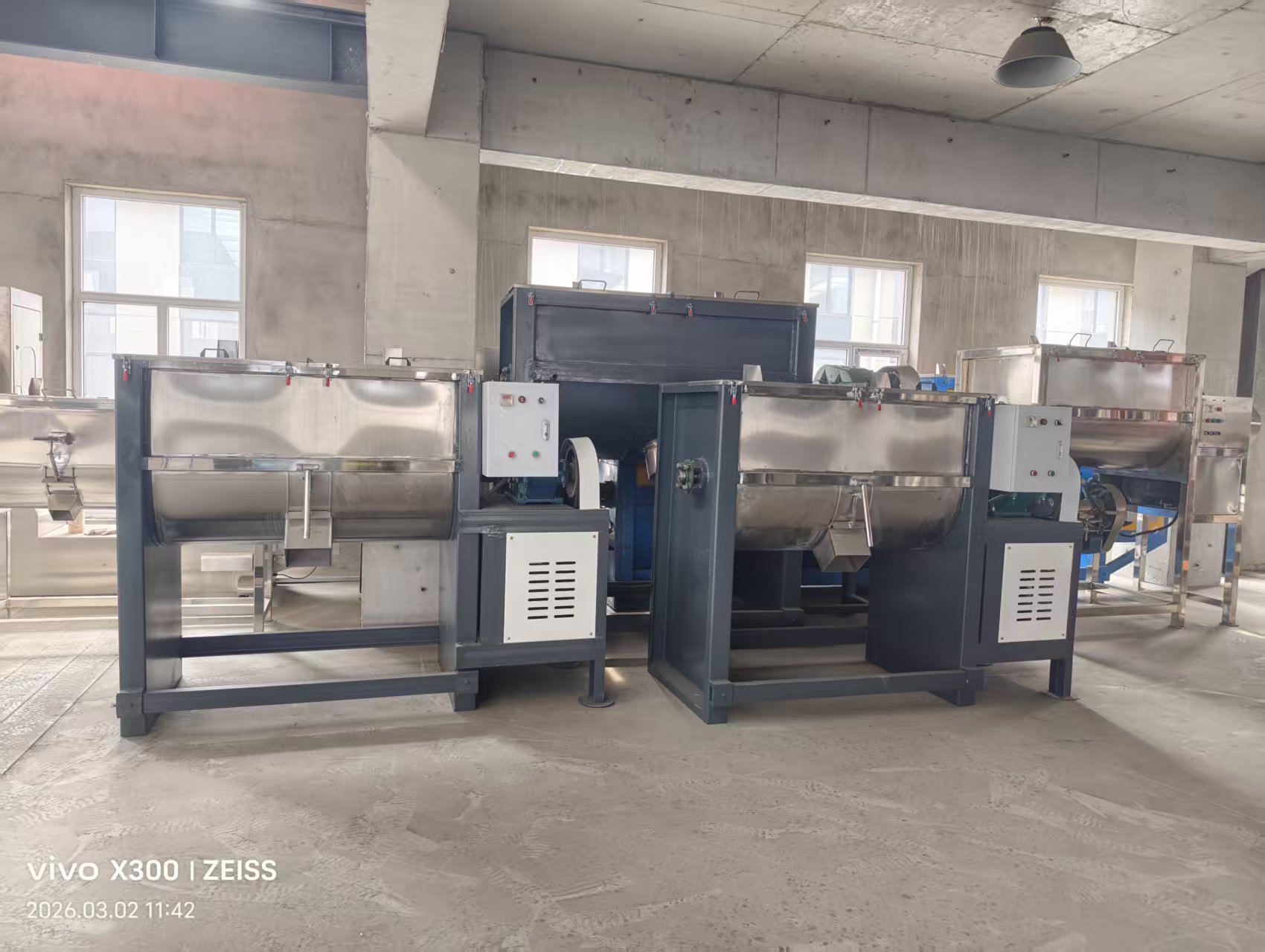 Multi functional insulation mixer
