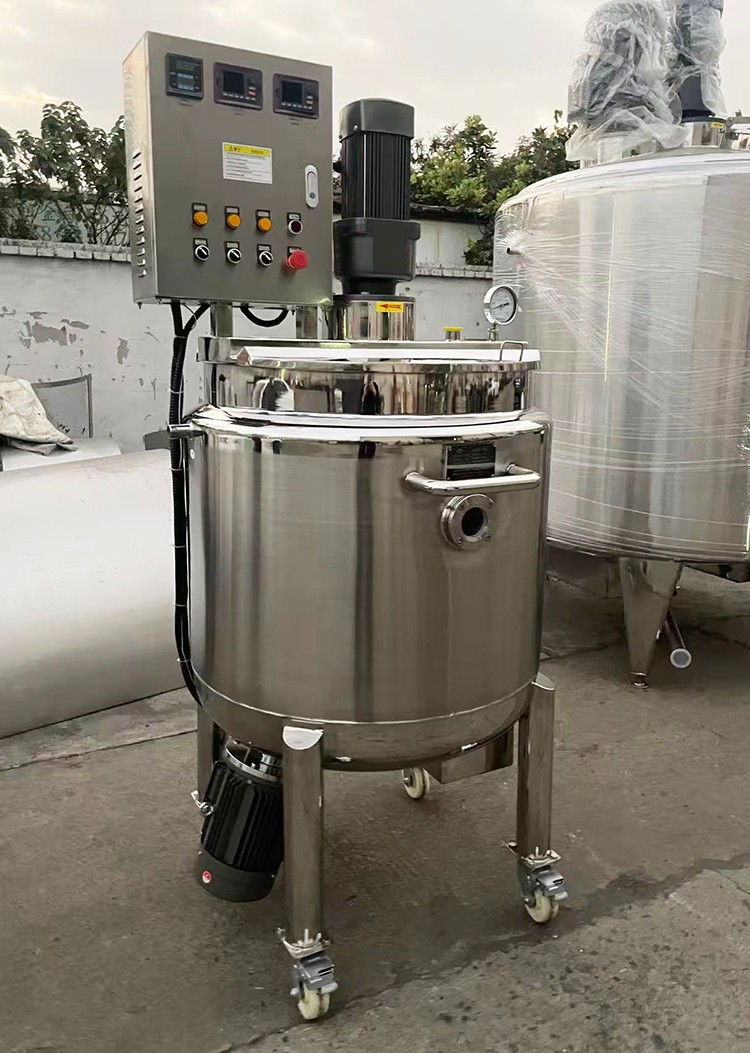 Steam heated mixing tank