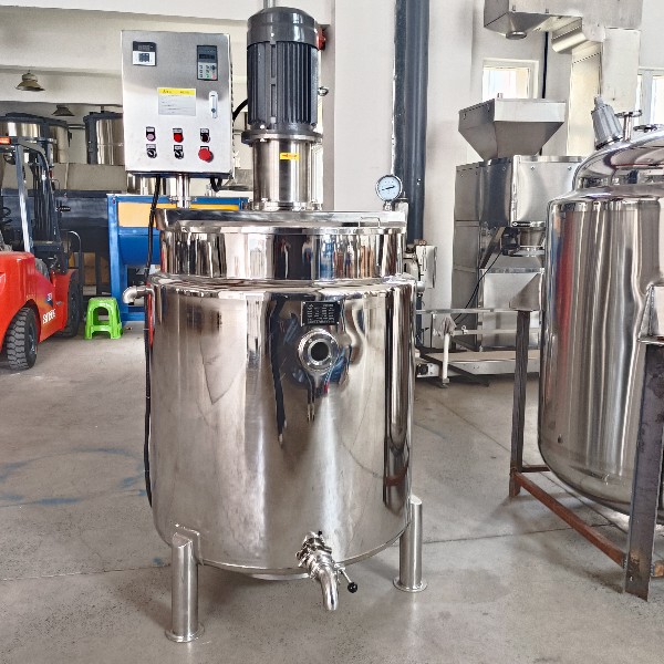 Steam heated mixing tank Steam heated mixing tank
