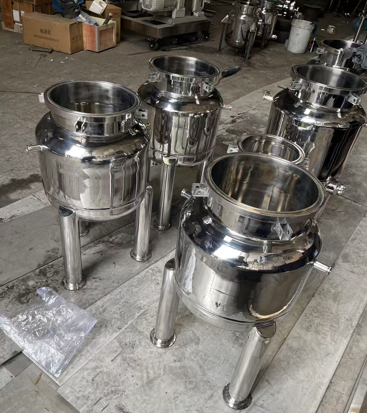 Electric heating mixing tank