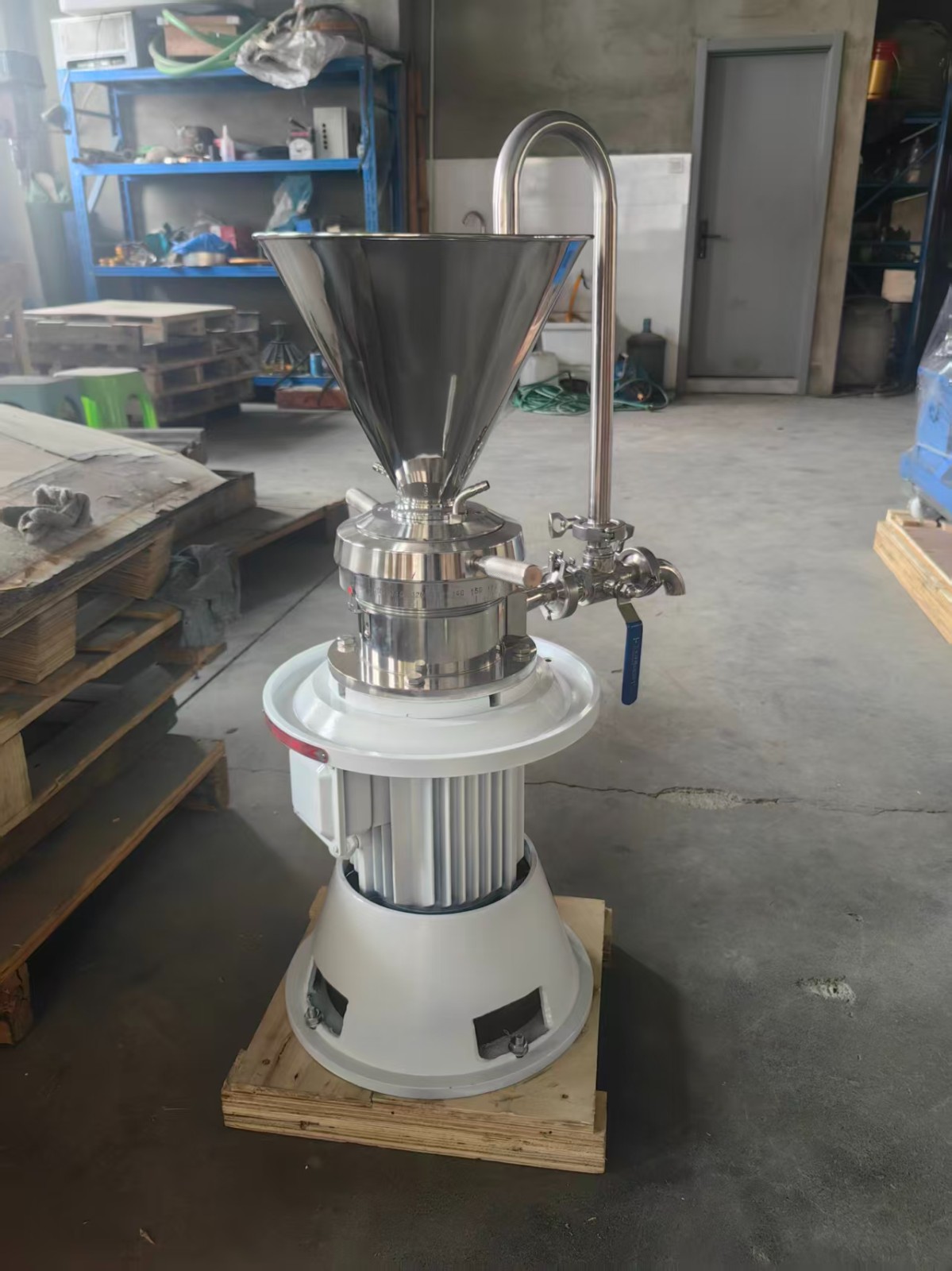 Vertical colloid mill