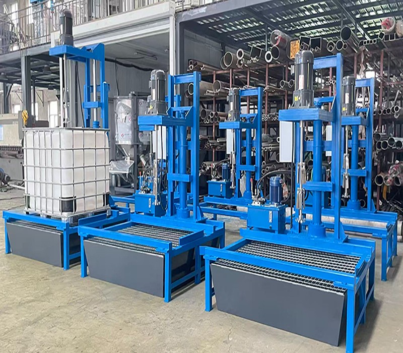 Hydraulic lifting mixer