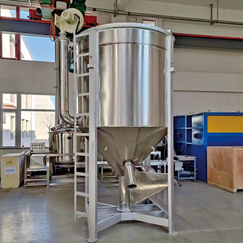 Plastic granule vertical mixer