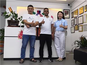 Dubai Müşterisi Foshan Ofisini Ziyaret Ediyor