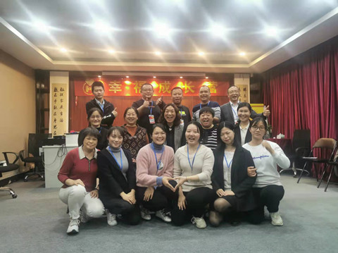 Mutlu Büyüme Eğitim Kampı