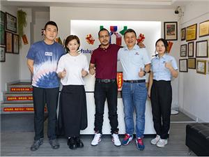 Baskı Alanını ziyaret etmek için Kolombiyalı müşterilere hoş geldiniz