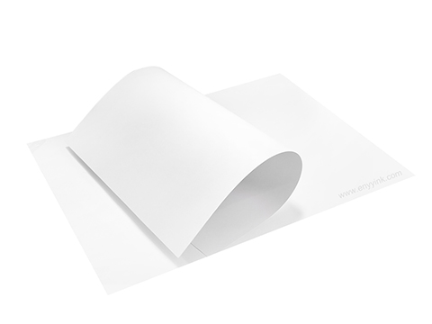 ¿Qué es el papel con capa negra?