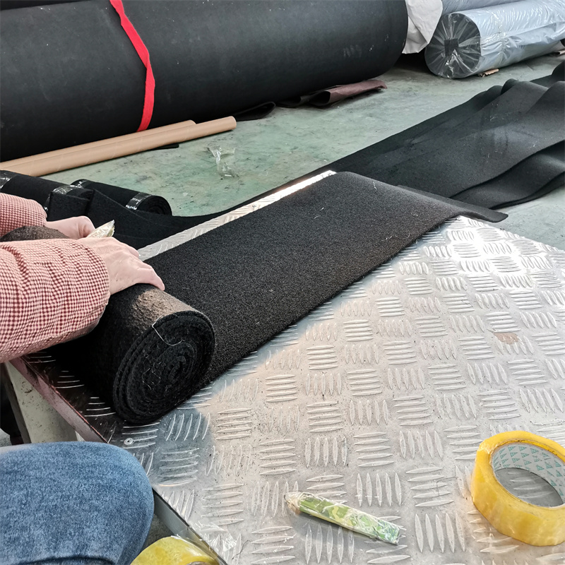 Boat lift bunk carpet