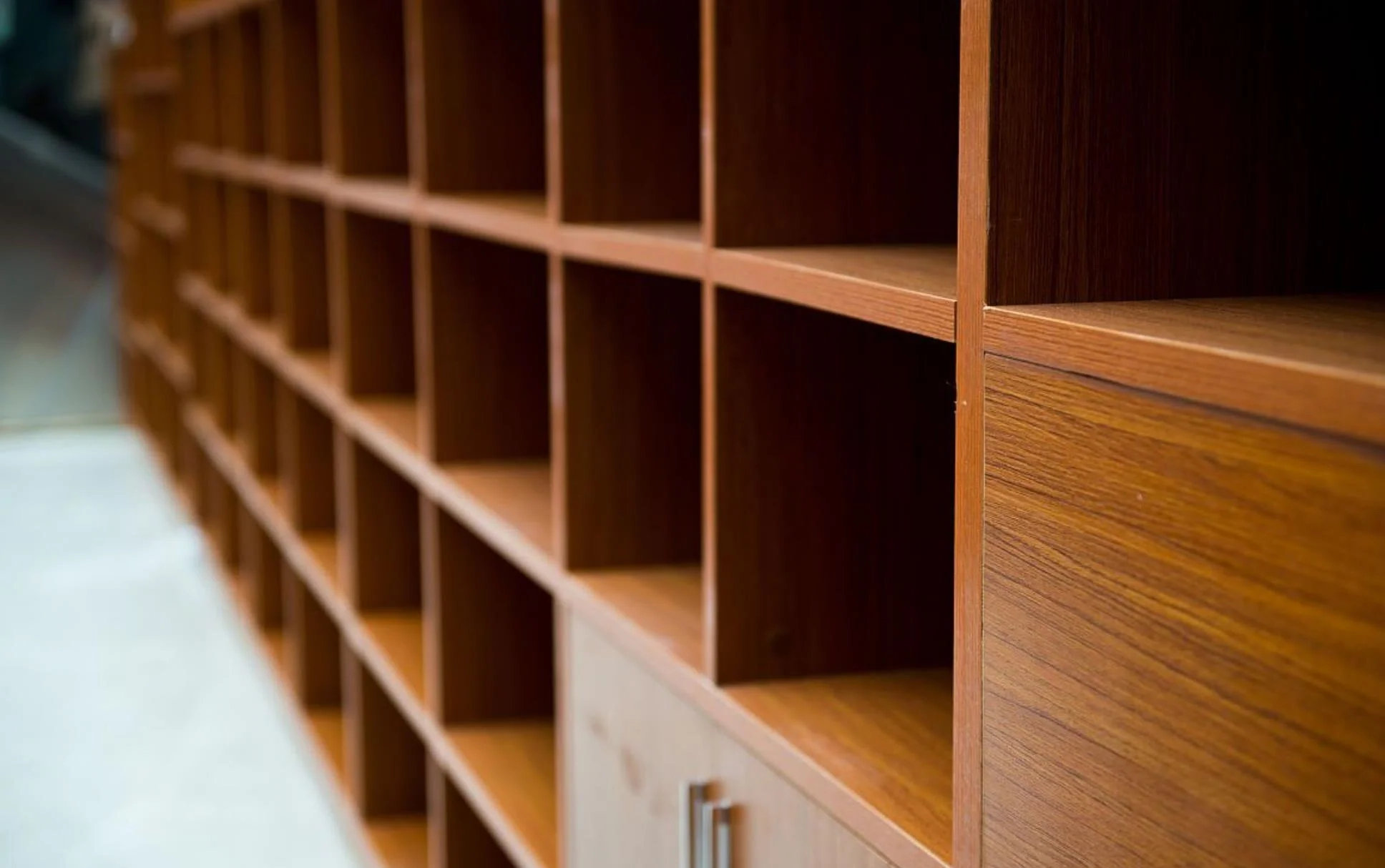 Sustainable Edge Bonding Adhesive