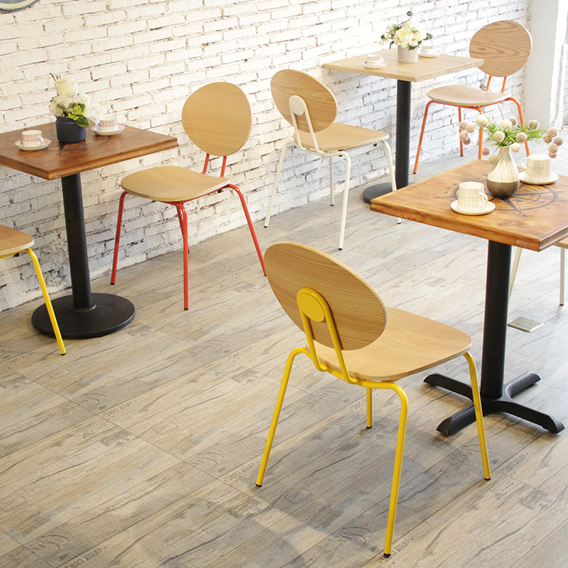 Asiento de madera minimalista colorido para restaurante, café, comedor, silla Ovni