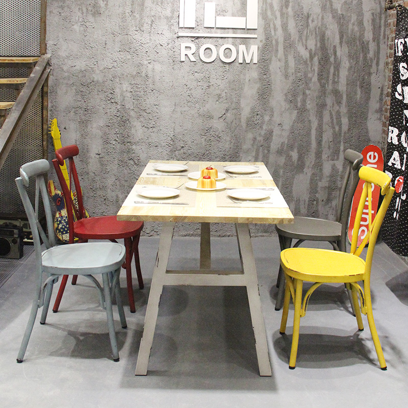 Table de salle à manger industrielle de restaurant de café de dessus en bois de jambe en métal de grenier