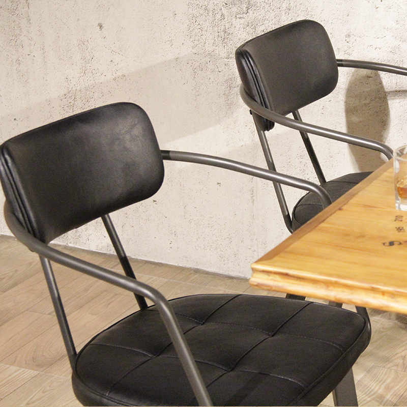 Китай Промышленное винтажное кожаное сиденье США, стальной каркас, домашнее бистро, кафе-бар, роскошный обеденный стул, производитель