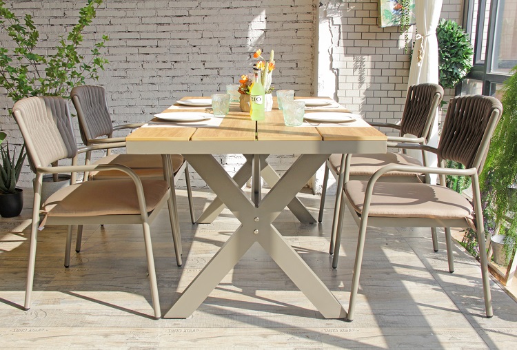 Patio Furniture Table