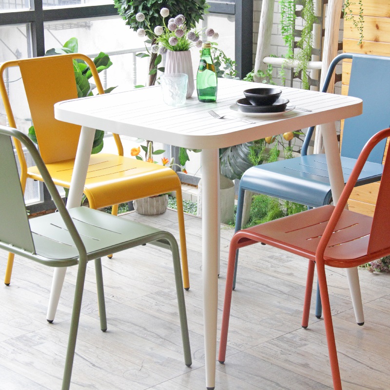 Leisure Outdoor Tables And Chairs In Restaurants And Cafes
