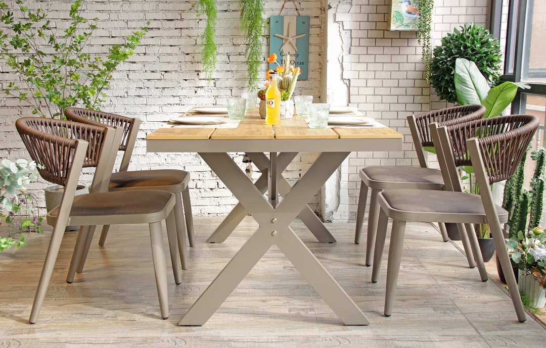 outdoor tables and chairs