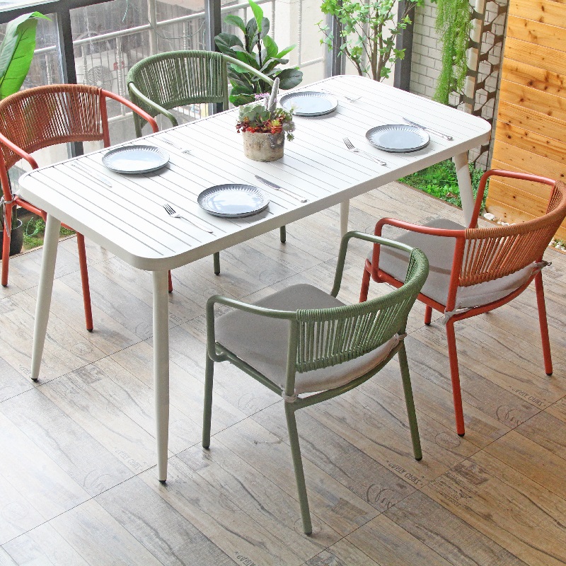 Restaurant de balcon de patio empilant le fauteuil moderne tissé par corde de rotin de cadre en aluminium