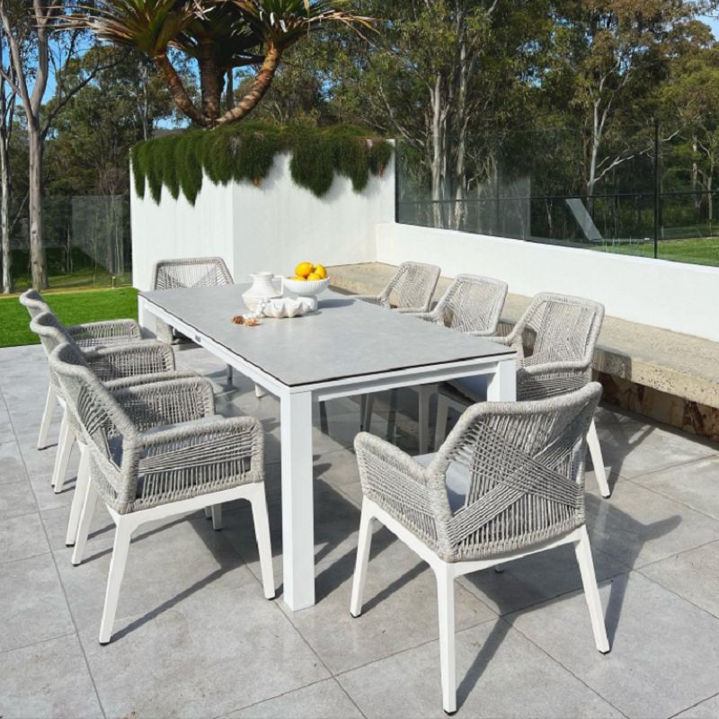 Mesa y silla al aire libre determinadas de lujo modificadas para requisitos particulares del jardín de los muebles de la rota del mimbre del bastón de la cuerda